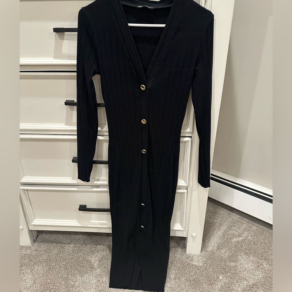 ZARA Elegant fitted Black Button-Down Dress